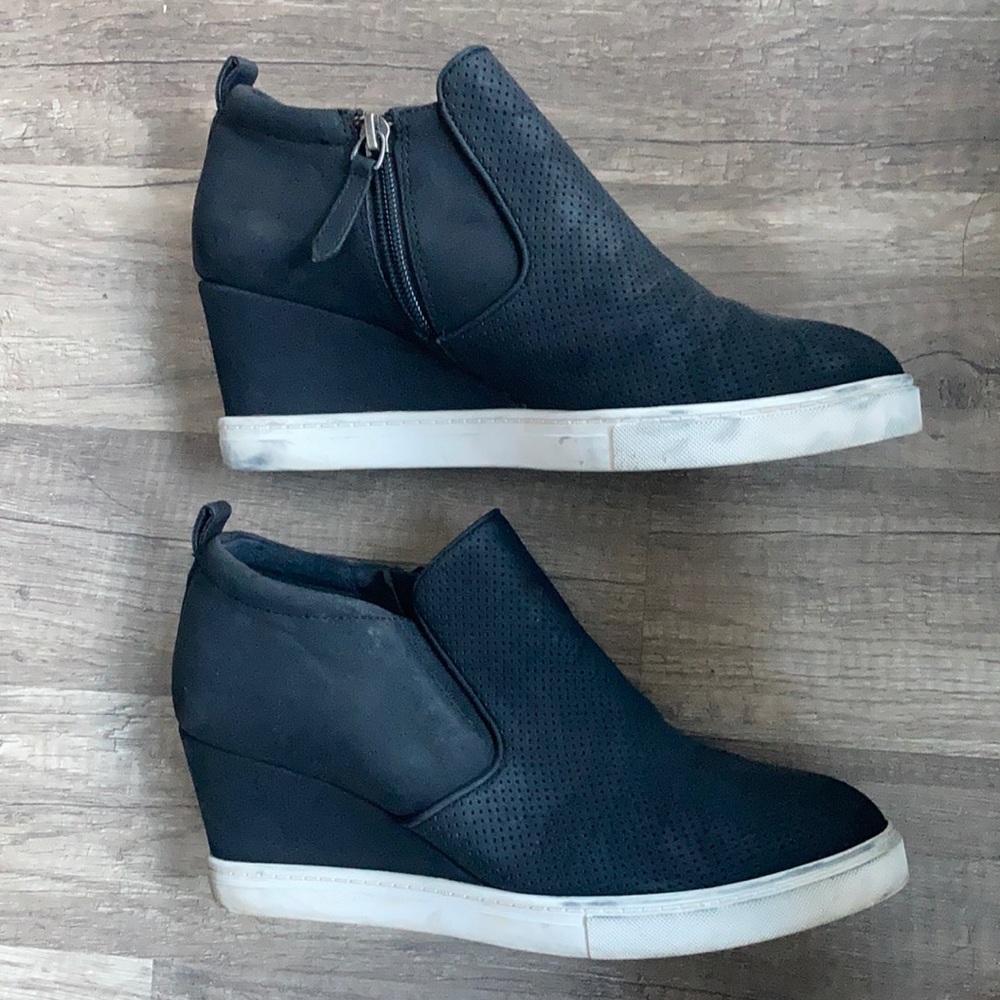 Susina wedge shoe size 8